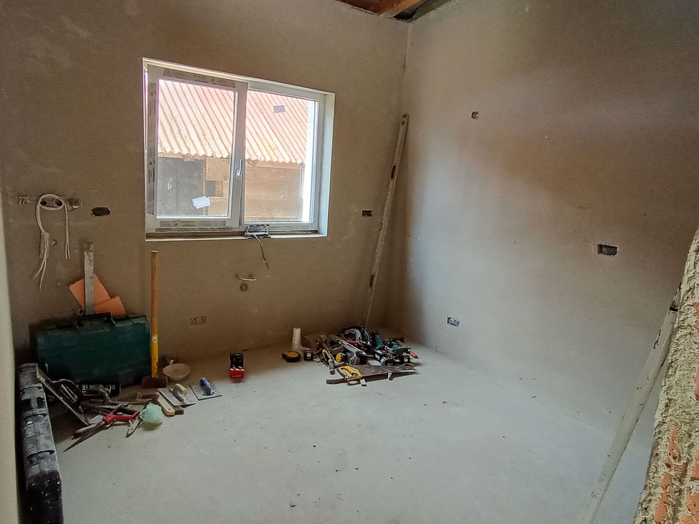 Sanandrei Duplex cu 4 Camere, Drum Asfaltat, Toate Utilitatiile - Poză 5