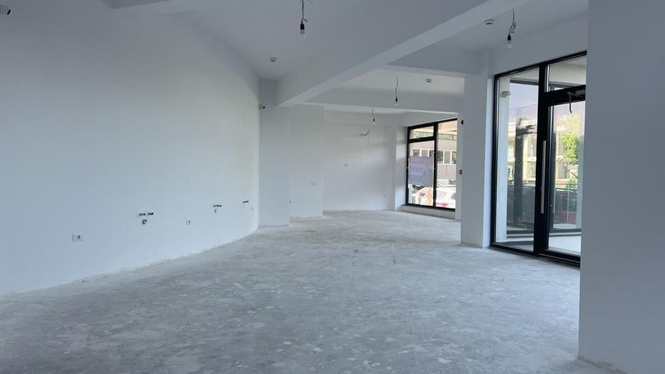 Tomis Nord - Sala Polivalenta - spatiu comercial in suprafata de 100 mp - Poză 8