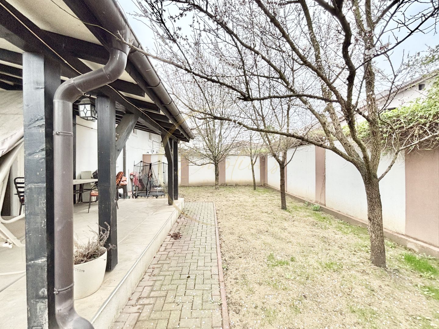 VILĂ DEOSEBITĂ ÎN CARTIERUL PLANETELOR, GIROC – ZONĂ REZIDENȚIALĂ LINIȘTITĂ - Poză 25