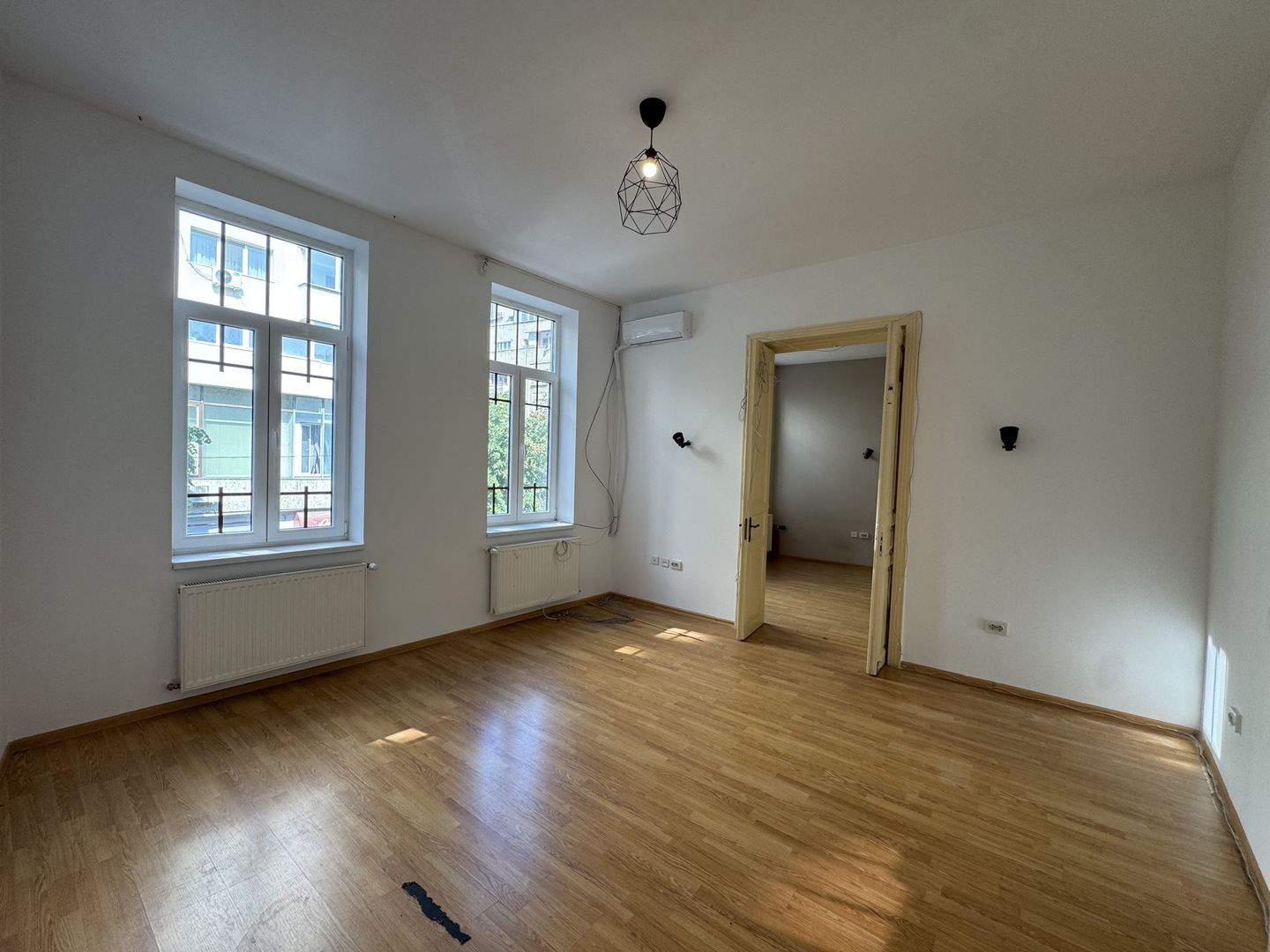 2 ETAJE DE INCHIRIAT Piata Amzei- Piata Romana IM507 - Poză 3