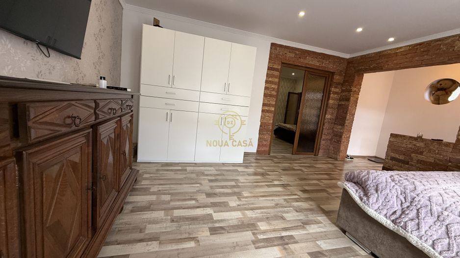 De Vanzare 2 Case In Curte Titulescu/Strada Crinului Teren 550MP - Poză 5