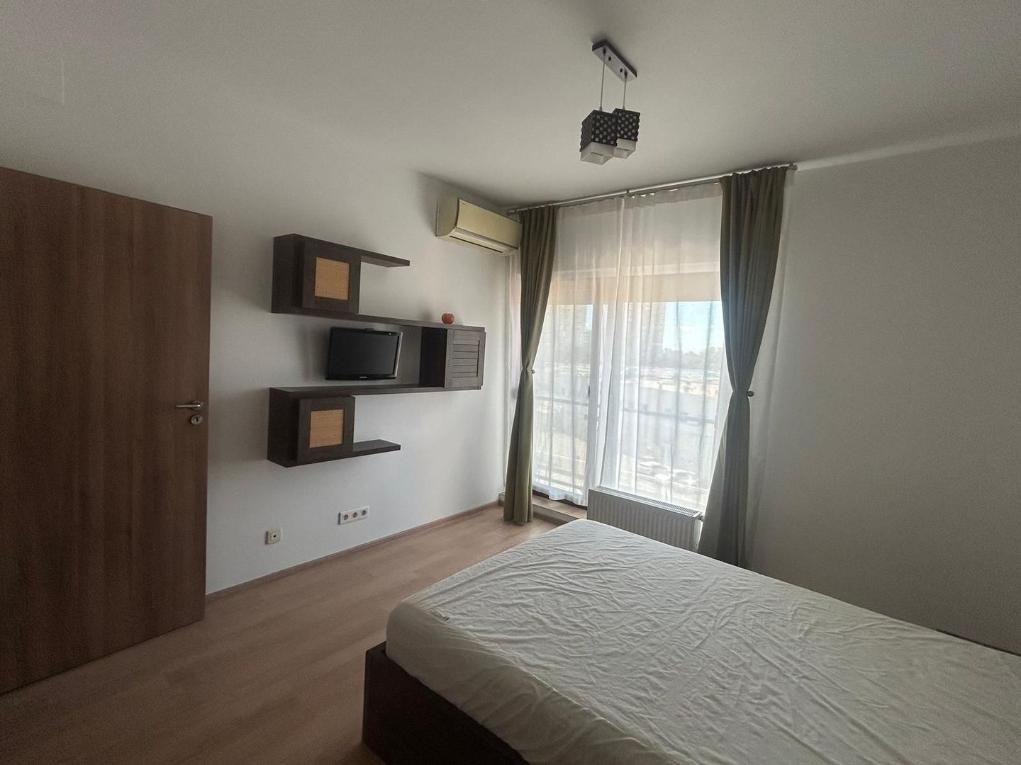 3 camere Titan - Rasarit de Soare - loc parcare - m. spalat vase!!! - Poză 2