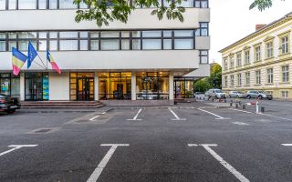 Birouri ultracentrale cu pază permanentă - Poză 5