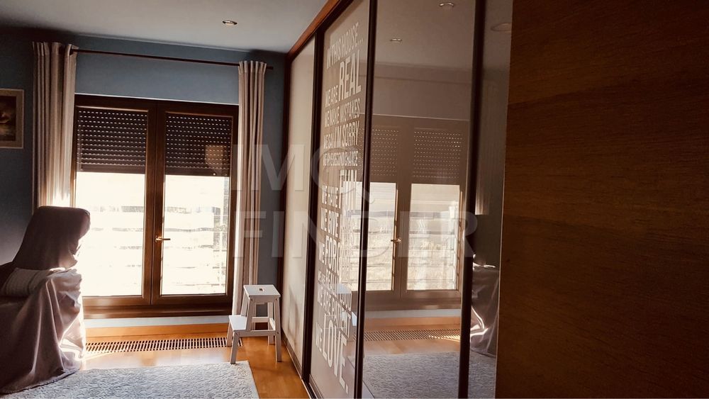 3 Camere Bloc Vila 100mp cu 2 parcari zona Campului - Poză 4