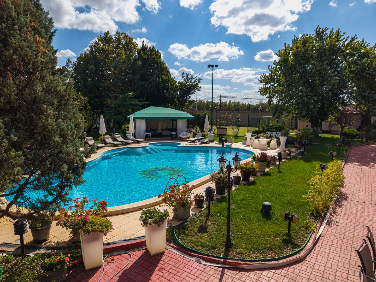 Resedinta premium| Teren de tenis | Piscină încălzită | Infrastructură completă! - Poză 5