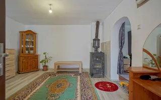 Casă bătrânească cu 3 camere la vânzare - Sânpetru - Poză 12