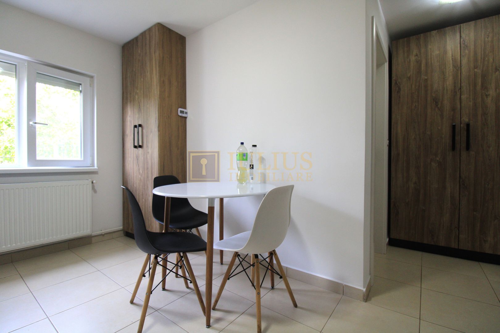 Giroc, plan parter, mobilat si utilat complet ! Loc parcare privat. - Poză 5