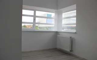 Imobil deosebit, curte spatioasa, centrala proprie, loc de parcare! - Poză 11