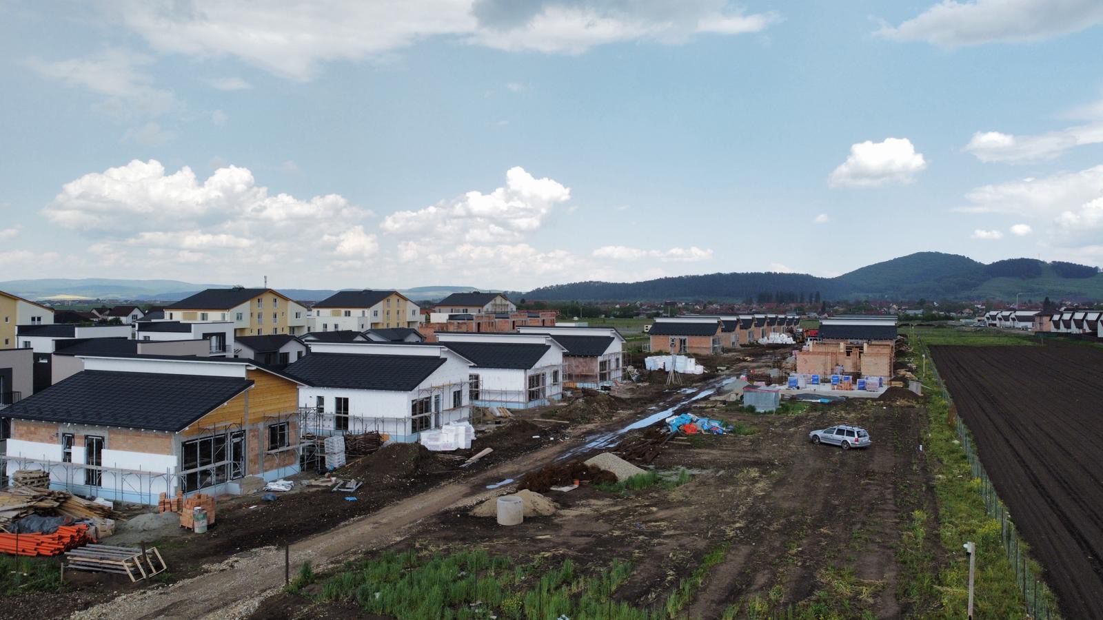 Casă/Vilă cu 4 camere la vânzare - Sânpetru - Poză 4