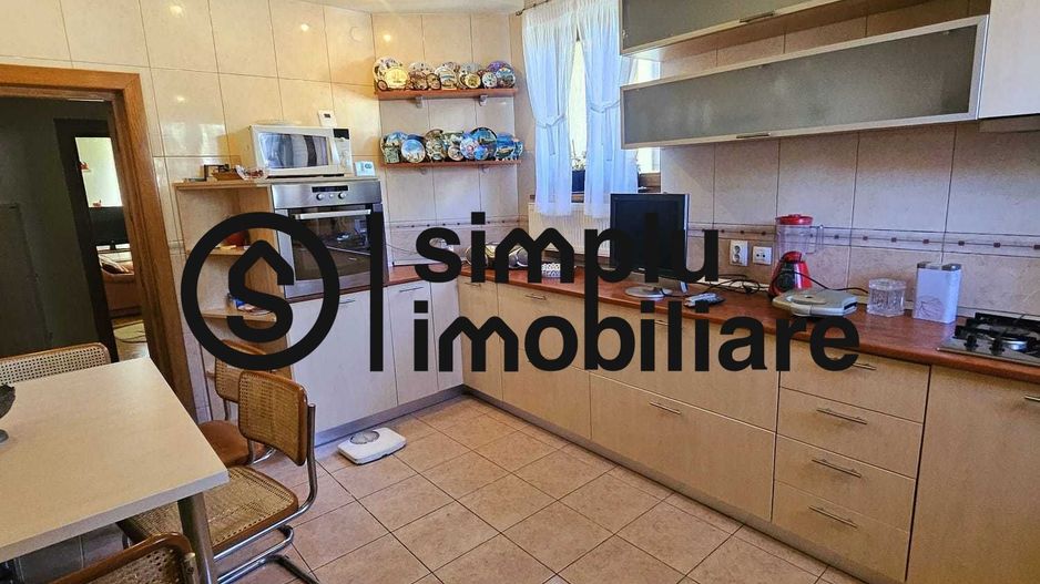 Apartament 3 camere, zona centrala zona Ramada. - Poză 1