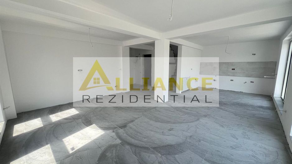 Vila Individuala - 5 camere-3 bai-Strada Miorita-500 M  de STV - Poză 11