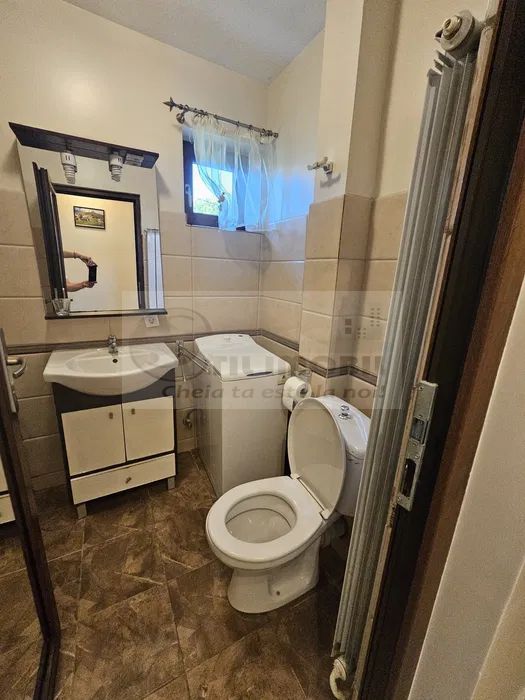 Ap 3 camere–vis-a-vis de Colegiul Național „Costache Negruzzi"- 750 E - Poză 7