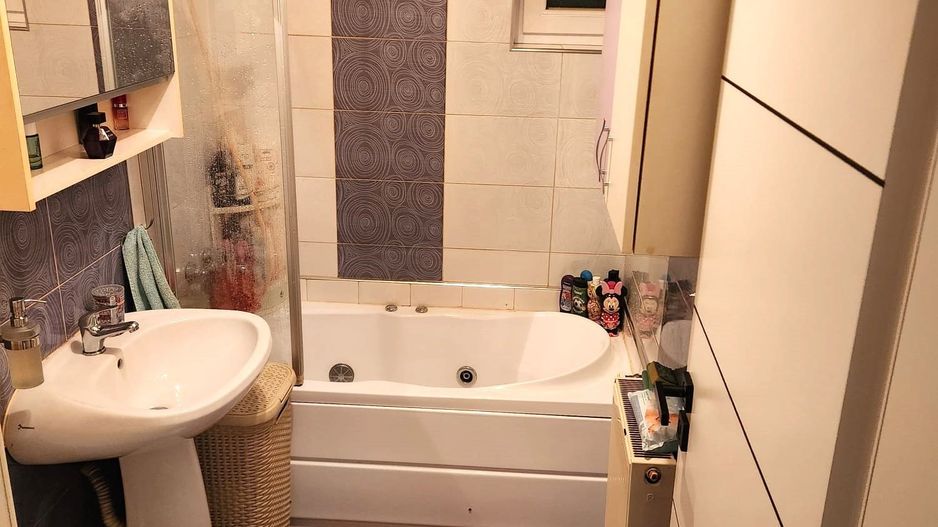 Apartament 3 camere la etaj intermediar, Zona Calea Surii Mici - Poză 8