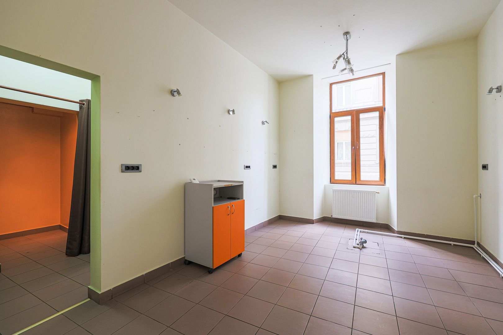 Spațiu comercial strada Episcopiei nr 1, Pregătit pt afacerea ta! - Poză 4