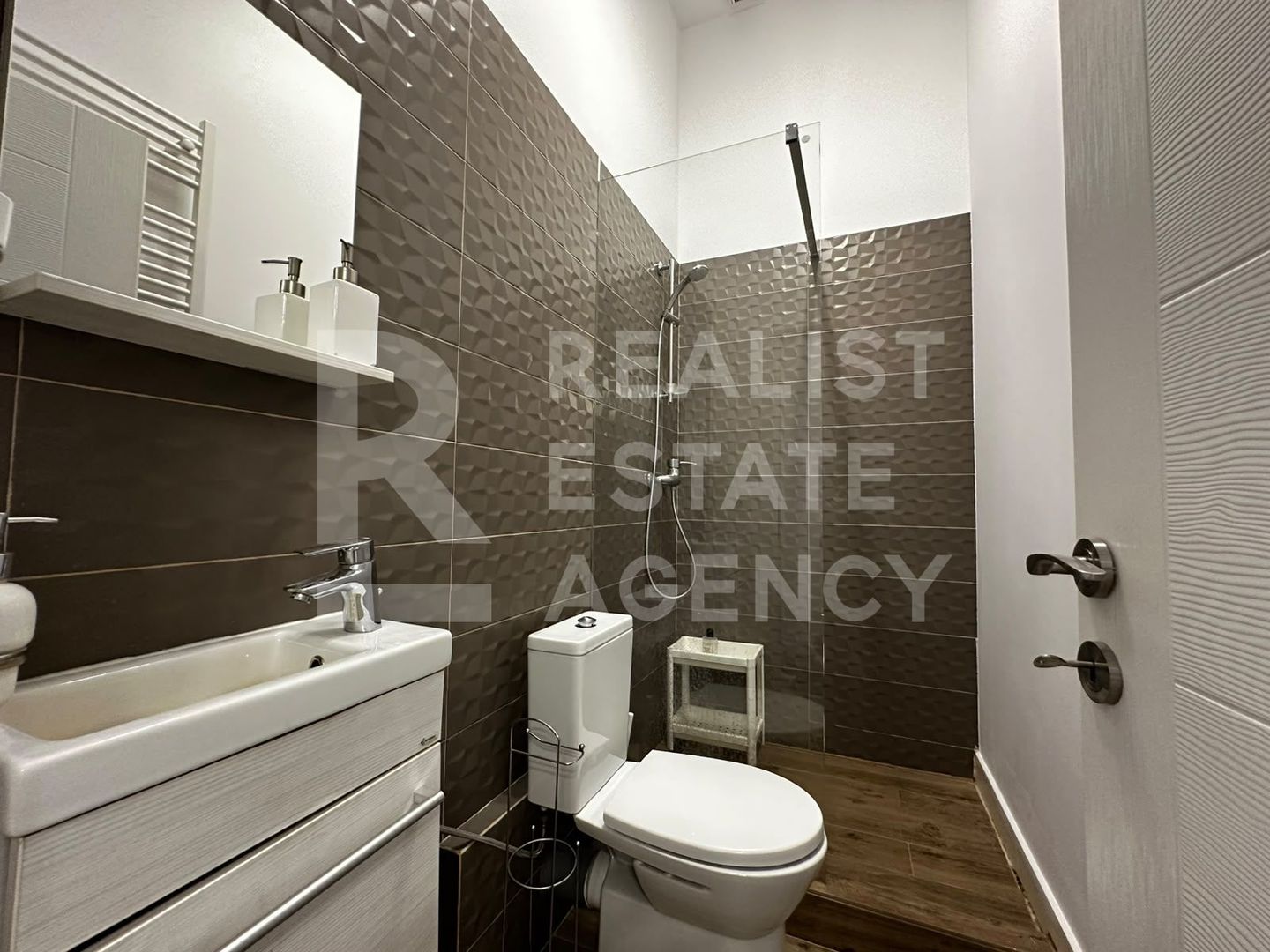 Închiriere, Penthouse cu 2 camere + loc de parcare - Poză 9