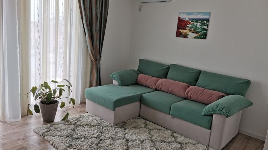 Giroc | 2 Camere | Etaj 1 | Mboilat si Utilat | Loc de parcare - Poză 1