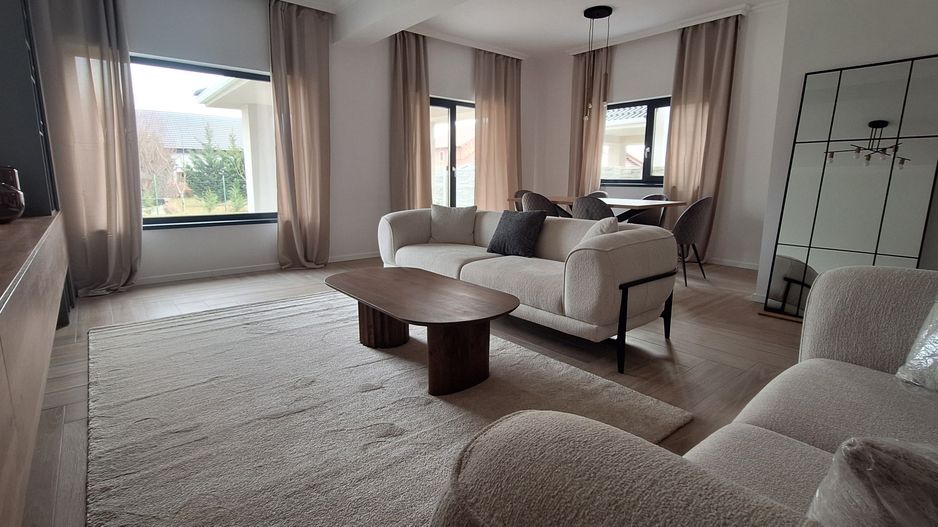 Duplex frumos cu arhitectura mediteraneana - Poză 2