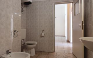 Apartament de vanzare situat ultracentral, langa Lic. E. Gojdu, Oradea - Poză 12