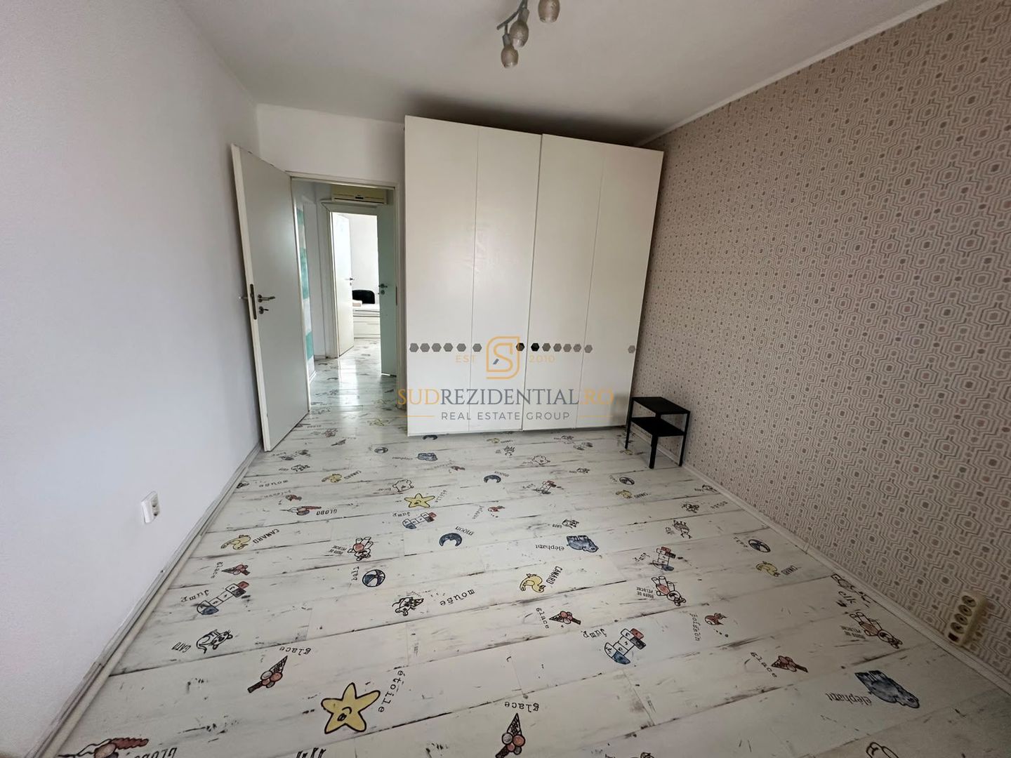Apartament cu 3 camere de închiriat, aproape de metrou Piața Sudului - Poză 2