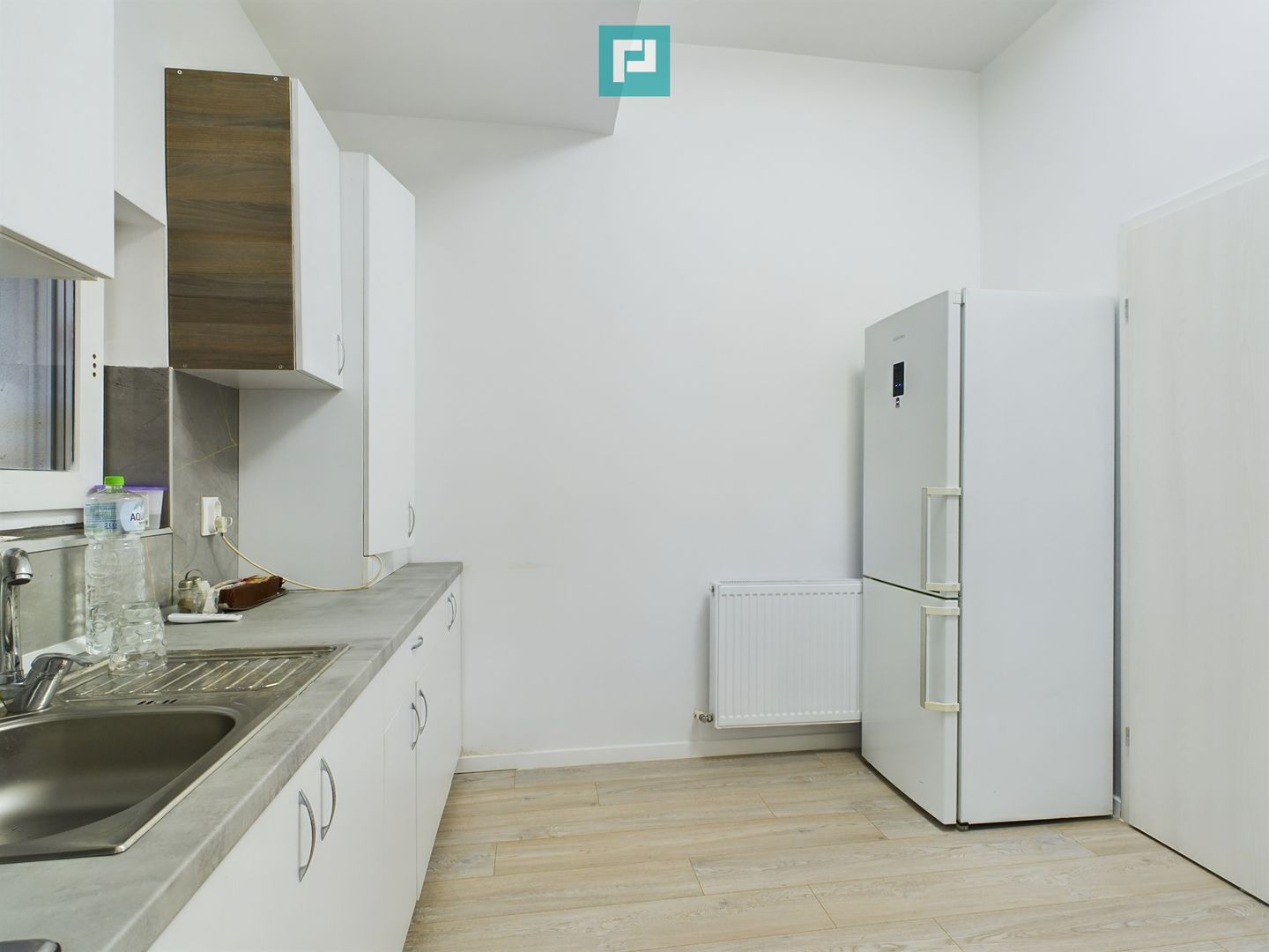 Apartament cu 8 locuri de parcare in Giroc - Poză 7