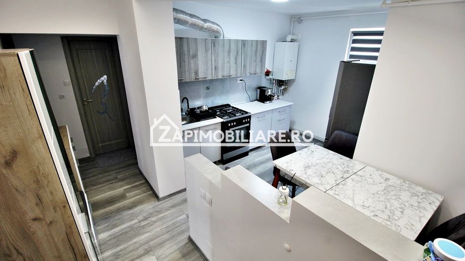 Apartament 2camere,mobilat si utilat,2balcoane,pivnită,garaj - Poză 3