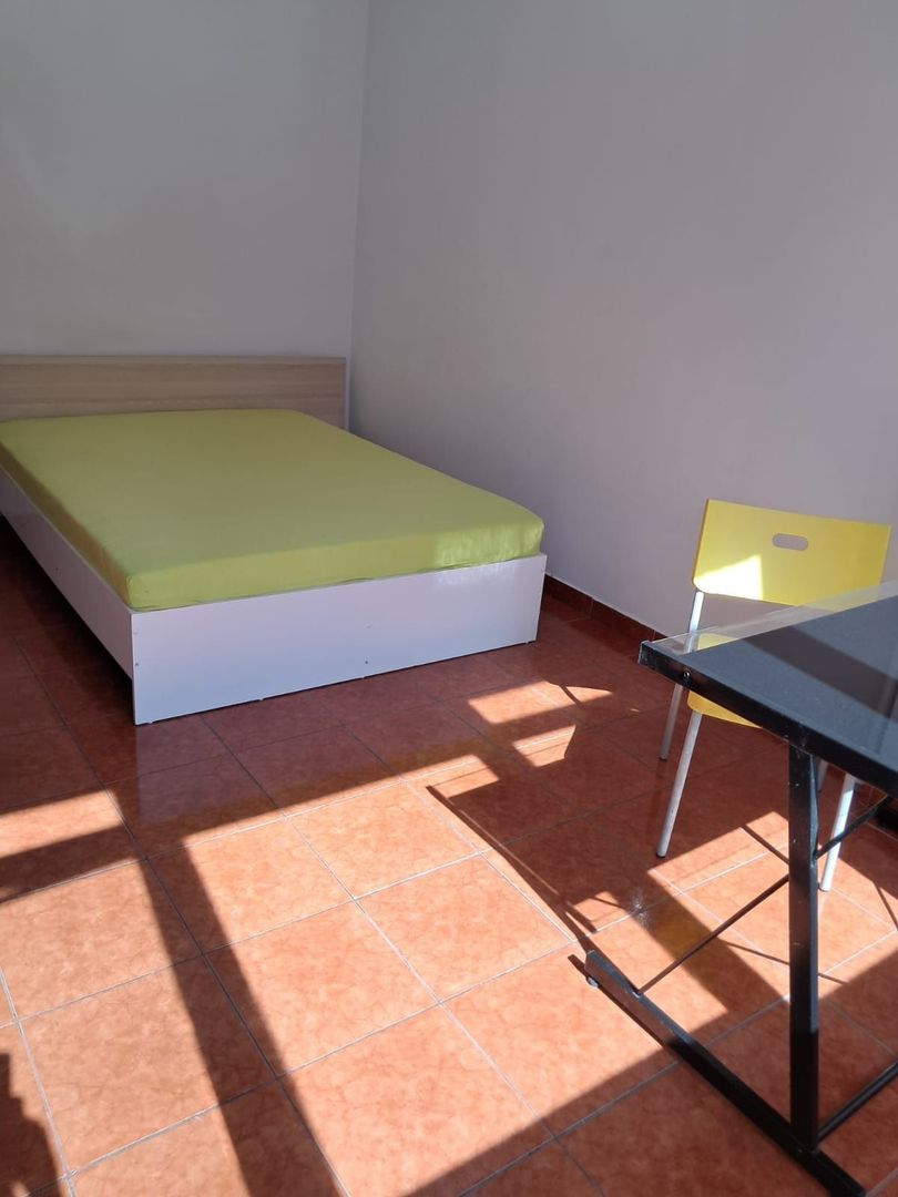 De inchiriat apartament 3 camere zona Gorjului/Lujeurului - Poză 3