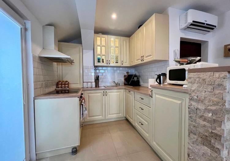 Confort și rafinament într-o locuință cochetă din Buna Ziua - Poză 10