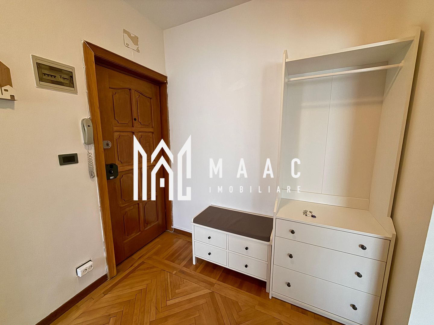 Apartament 3 camere | 2 bai | Renovat | Balcon | V. Aurie - Poză 22