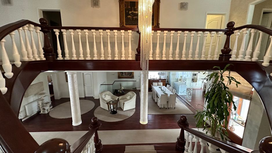 Casa la artera pretabilă Clinica medicala / birouri - Poză 16