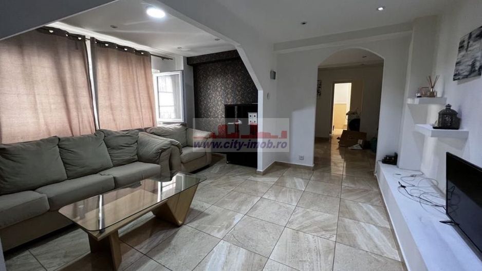 Vanzare apartament 2 camere în zona Decebal - Alba Iulia - Poză 1