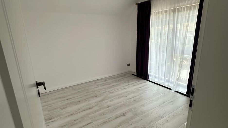 Casă individuală | finisaje moderne | la cheie | curte | Salicea - Poză 19