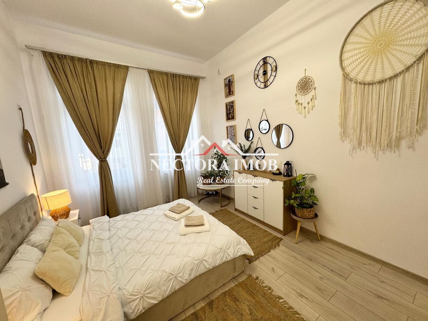 NECTORA IMOB-Apartament 3 camere, Zona Ultracentrala Biserica Luna - Poză 2