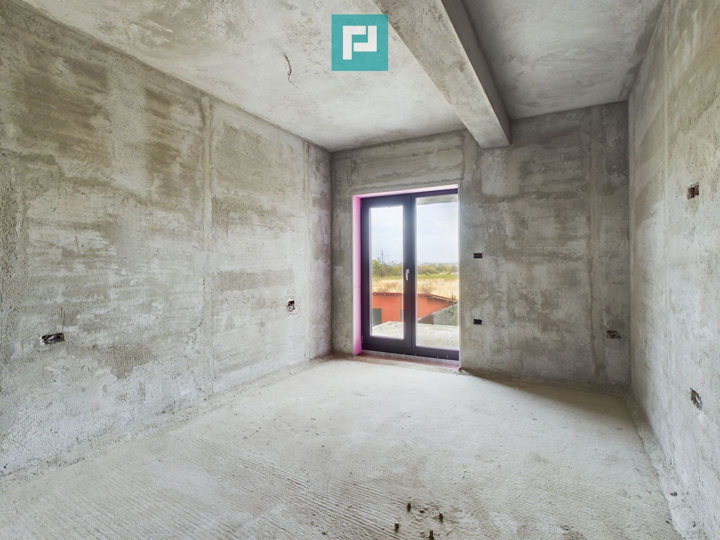 Vilă modernă pe 3 niveluri la gri în Poltura - Poză 19