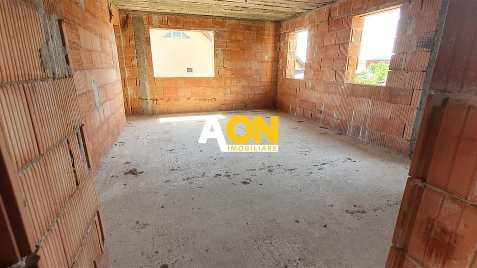 Casa la rosu cu toate utilitatile, zona Alba Micesti - Poză 6