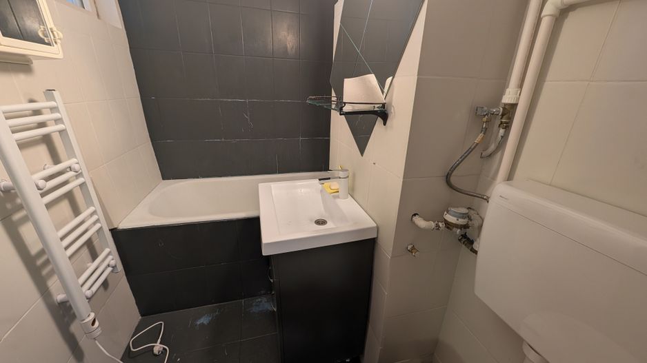 3 Camere Giulești, 60mp, Vedere Panoramică, Total de Renovat - Poză 14