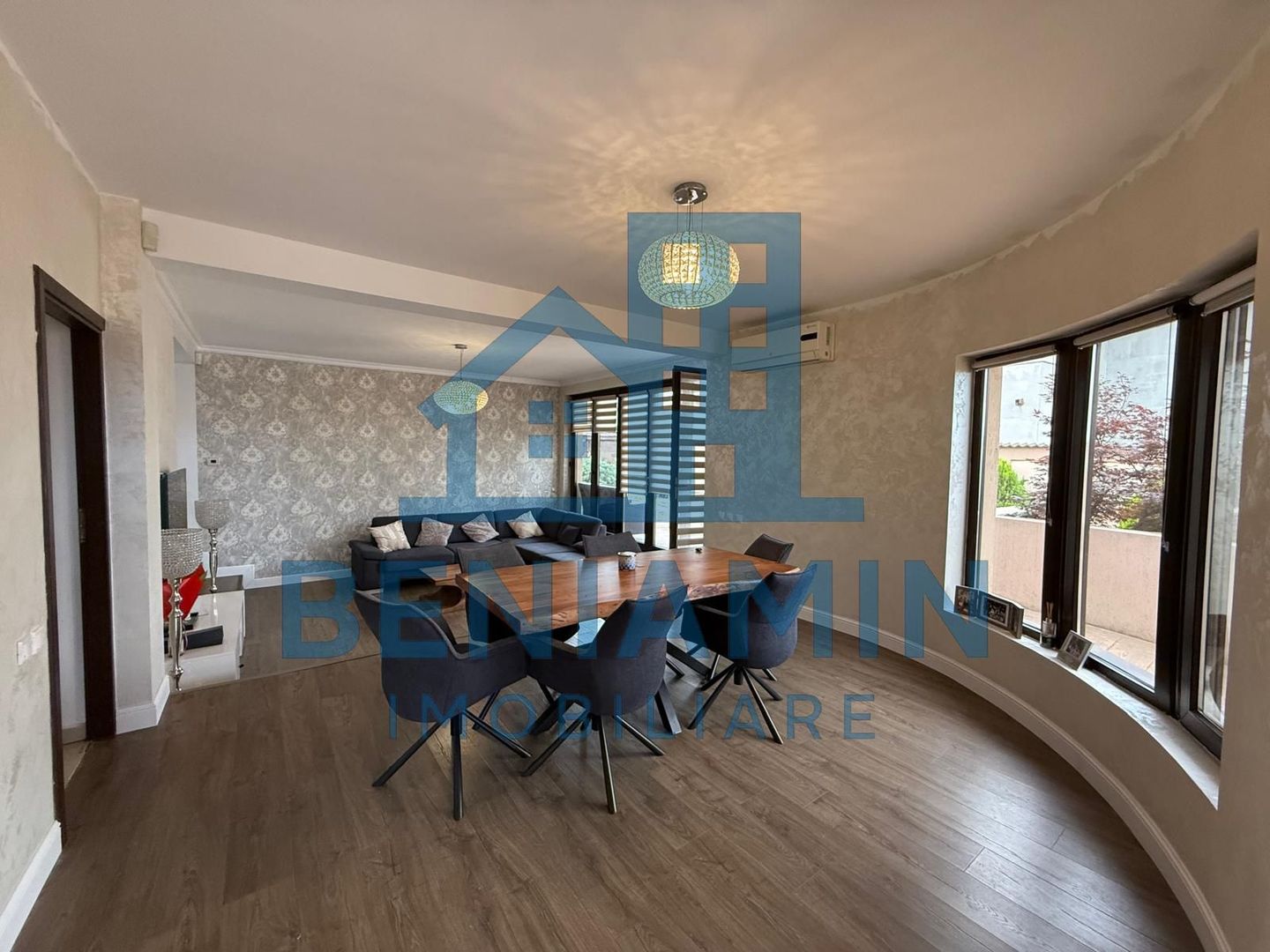 Casa-P+1-Piscina-Garaj-248mp totali-Foisor-Toate utilitatile-Libera - Poză 3