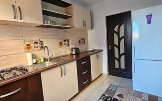🏡 Apartament 3 camere decomandat | Etaj 1 | 2 balcoane - Poză 3
