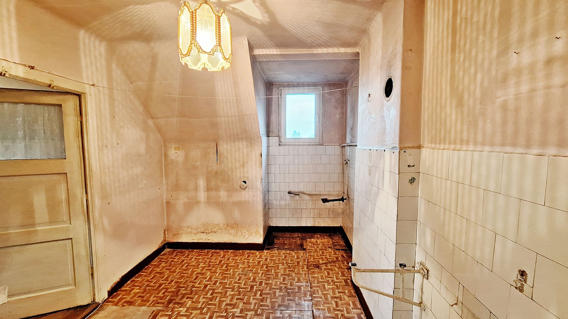 Apartament 2 camere in vila la poalele Tampei, 99000 euro - Poză 10