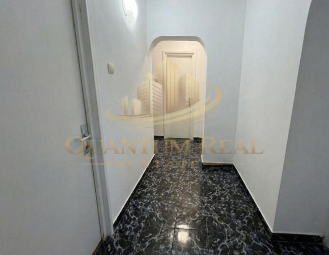 Vanzare apartament 3 camere decomandat-LOC DE PARCARE-RAHOVA-OFERTA! - Poză 2