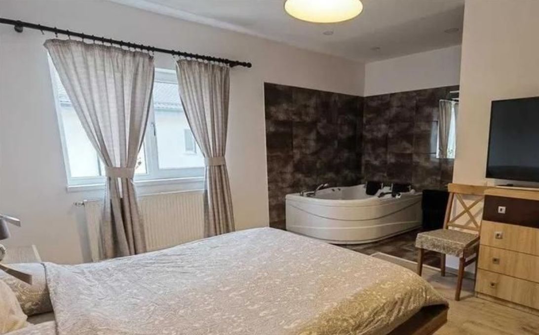 Vilă modernă cu 4 camere, lângă pădure, în Tunari - Poză 8