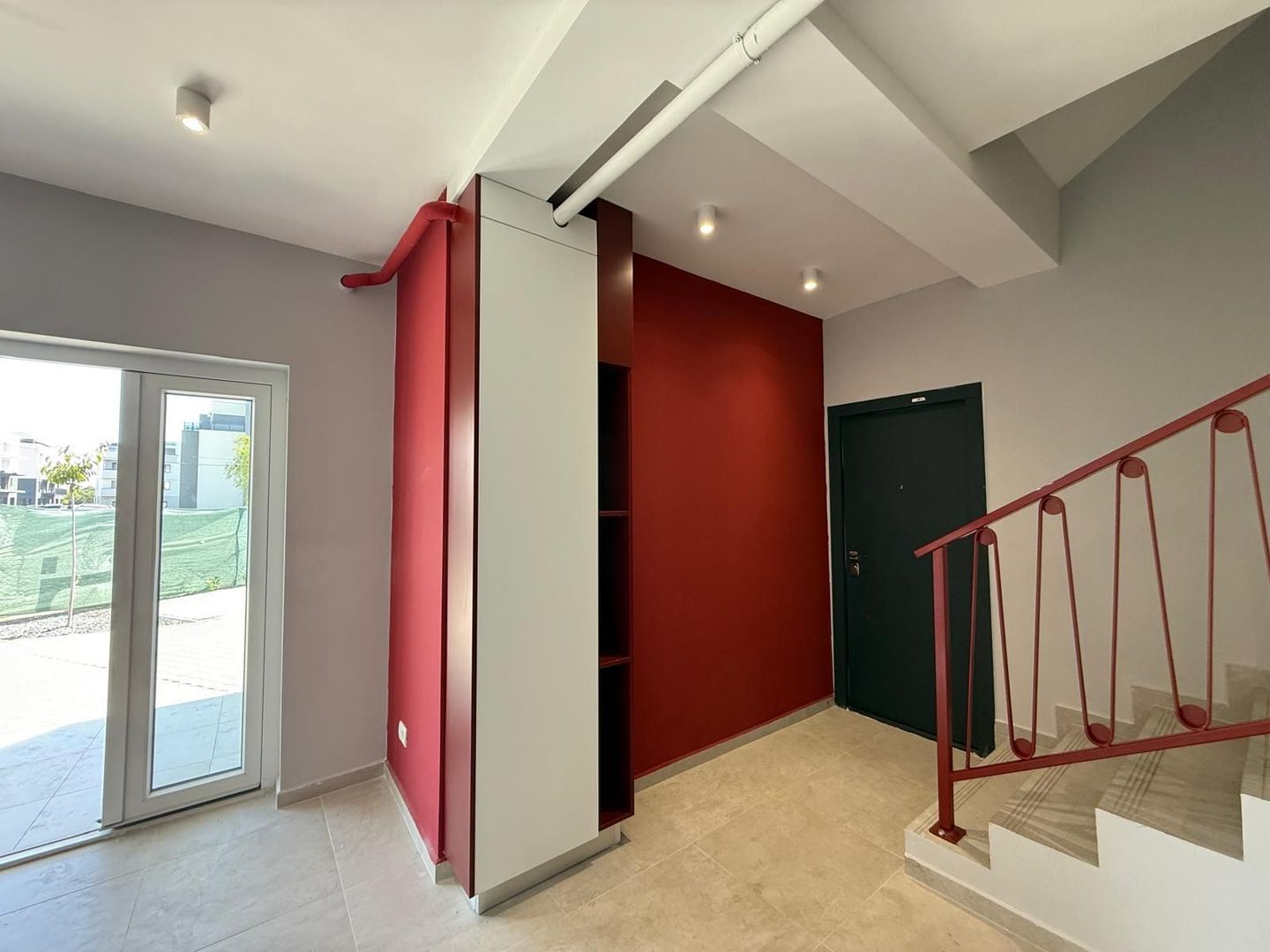 Spațiu de închiriat – 63 mp + balcon 3 mp – Vitrine luminoase - Poză 5