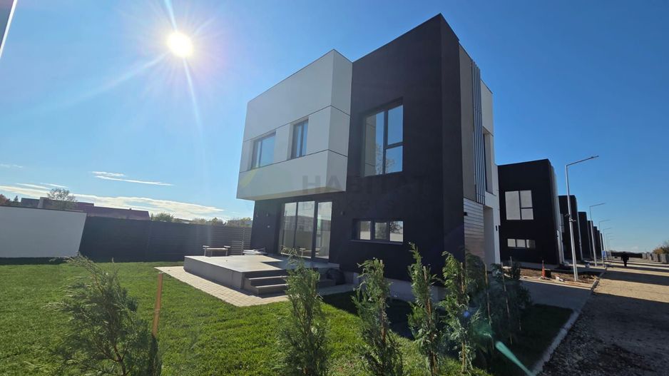 Vila Individuale de Lux în Tunari/Panouri fotovoltaice/ Ventiloconvector - Poză 29