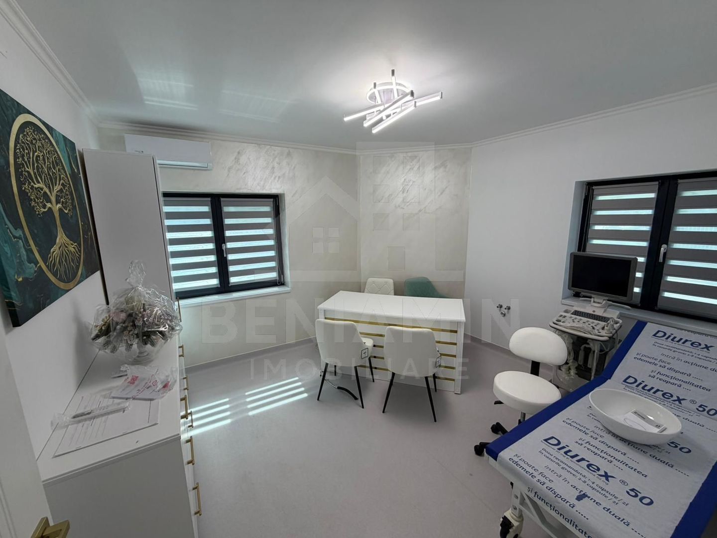 Spatiu modern cabinete medicale parter 50mp Toporasi Promenada - Poză 1