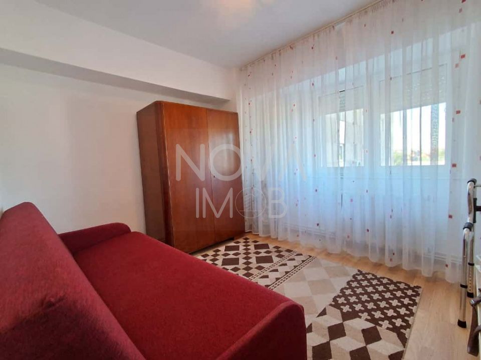 Apartament 3 camere de vanzare, Zona Garii - Poză 2