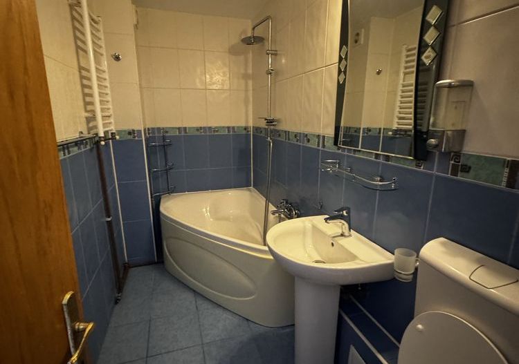 APARTAMENT MOBILAT  CENTRALA PROPRIE ZONA 13 SEPTEMBRIE - Poză 6