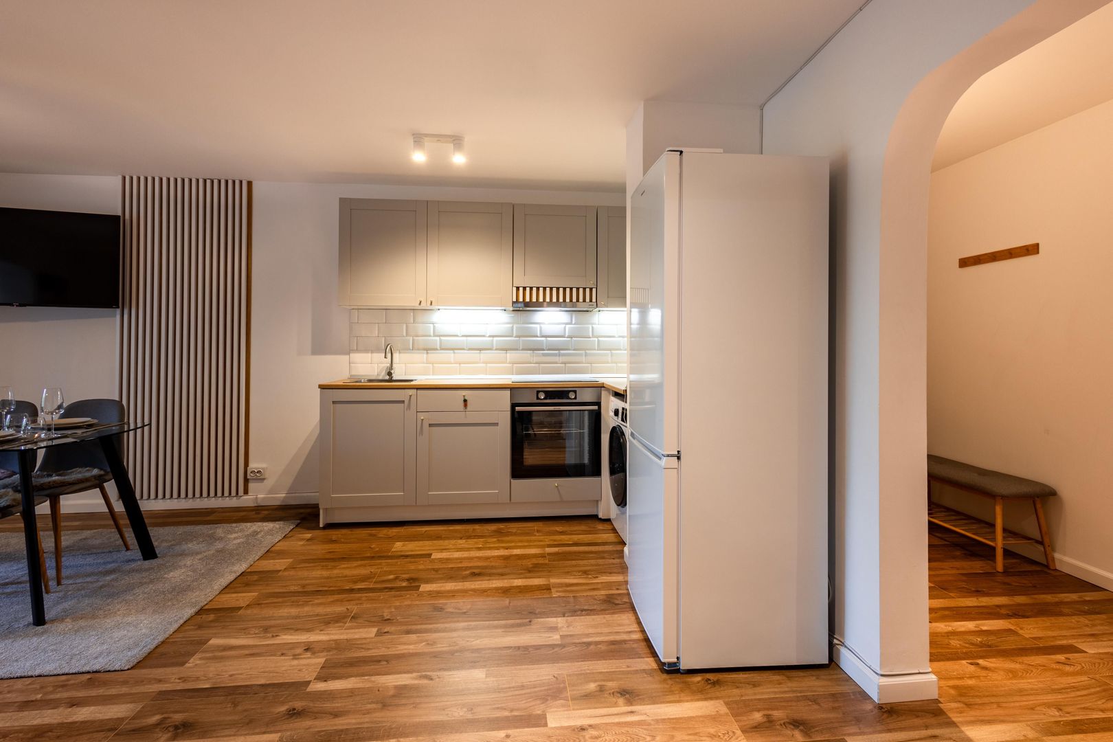 AP. 3 CAMERE PIATA SUDULUI, LOC PARCARE, 100 MP UTILI, METROU 14 MIN - Poză 8