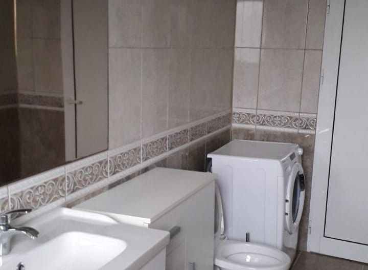 DE inchiriat apartament cu 3 camere, General. etaj 2, 450 euro - Poză 9
