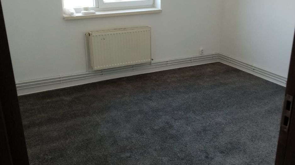 Vând APARTAMENT renovat - Poză 5
