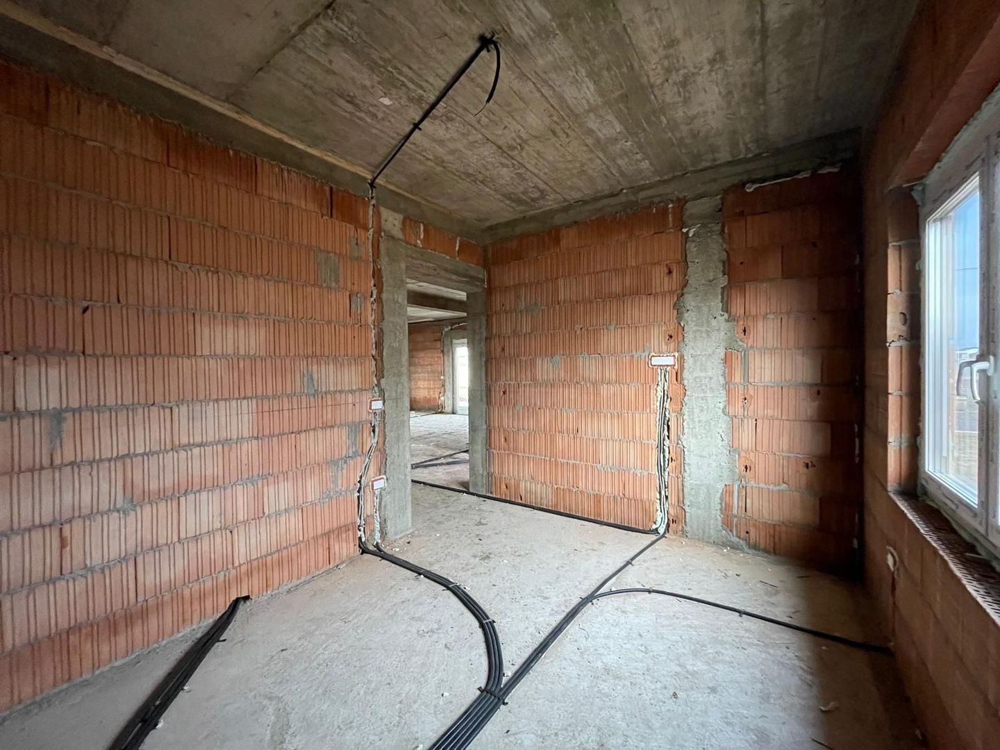 Duplex unit prin cam. tehnica - pe parter - 4 camere - Mosnita Noua - Poză 10