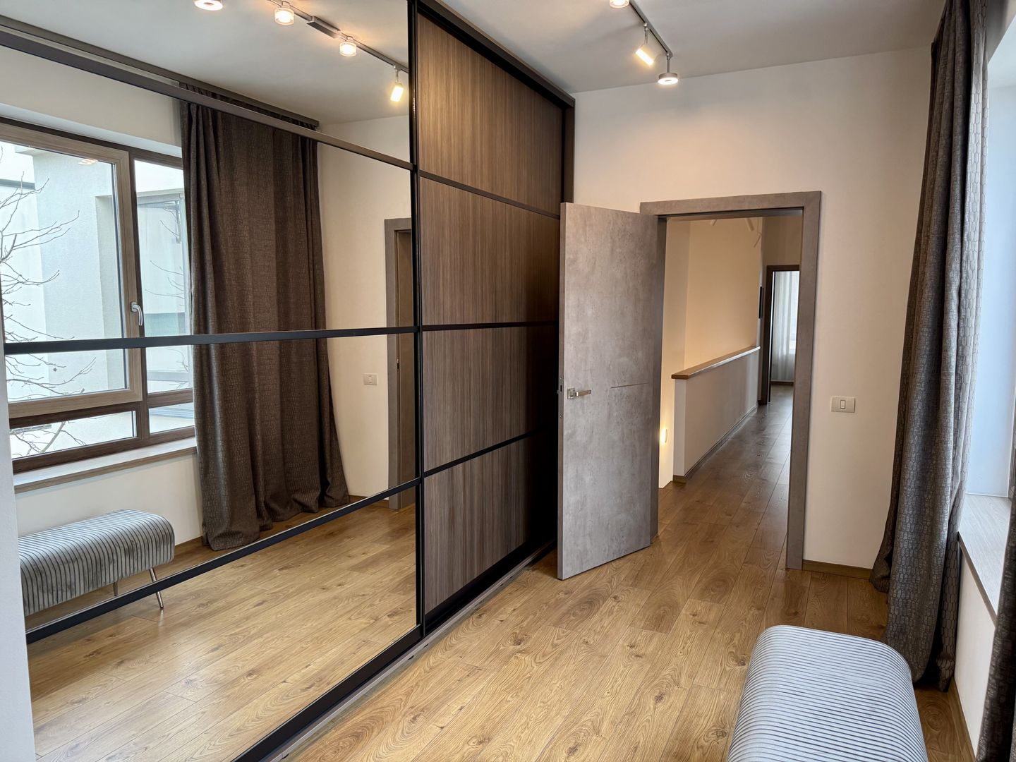 Duplex mobilat si utilat 3dormitoare Dumbrăvița 510mp teren - Poză 48